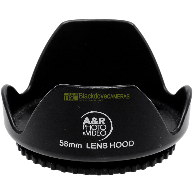 “58mm. paraluce a corolla universale, innesto a vite. Ruotabile. Lens hood.”