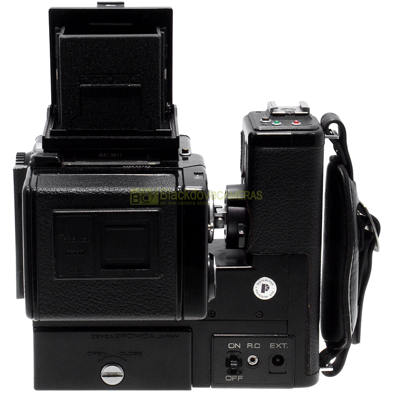 Zenza Bronica ETR 6x4,5 con Zenzanon 75mm. f2,8, magazzino, motore, pozzetto 