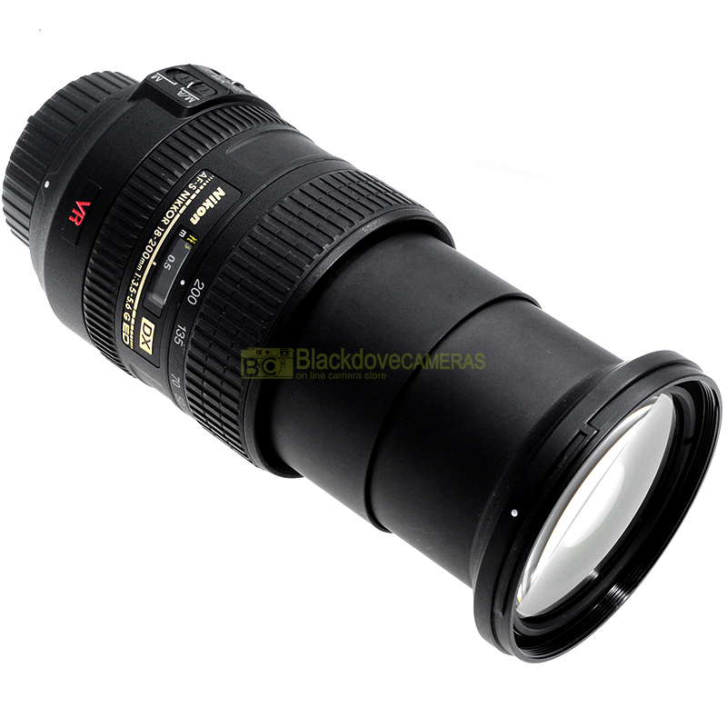 Nikon AF-S Nikkor 18/200mm f3,5-5,6 G ED VR obiettivo zoom per reflex digitali.